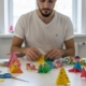 Изготовление декораций из цветной бумаги